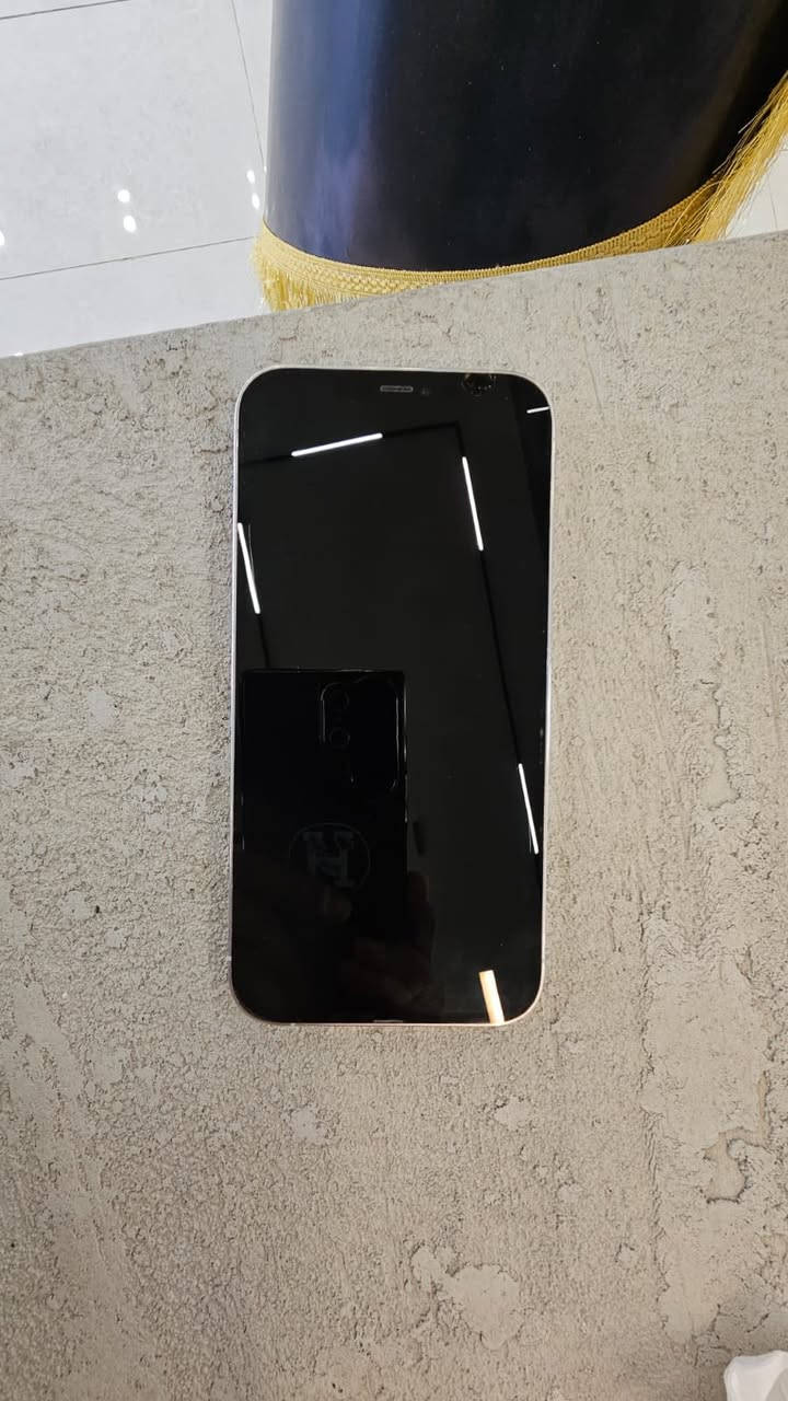 • iPhone 12pro max  

• ذاكره 512 
• بطاريه 75 
•تلفون نضيف 
(بس الصفاح مثل مموضح بل صوره خدوش بسطيه بسبب الكفر )
•توجد كارتونه الجهاز الاصليه 
•وتوجد شاحنه مع الجهاز 
•وتوجد 8كفرات بمختلف الاشكال هديه مع الجهاز 

سعر 350 وبي مجال 

📍مكان بغداد 

 يوجد واتساب للتواصل ***********

دمتم سالميآ
