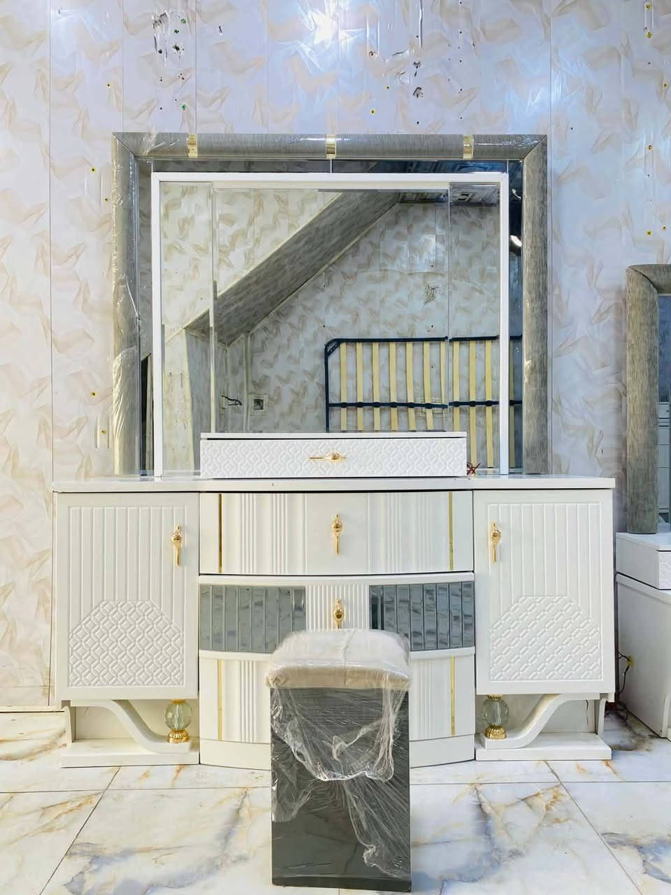 غرفه تركي درجه اولا نضافه 100%100متكونه من 10قطع الشد والنقل مجاني داخل بغداد يوجد توصيل محافضات بكروه


**إذا كنت صاحب هذا الإعلان وتريد حذفه لأي سبب، رجاءا أرسل رسالة إلى الدعم الفني**