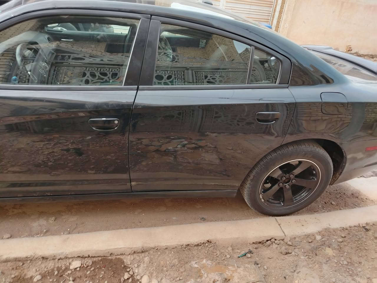 السلام عليكم جارجر سوده كص بجم بس اتحداك تعرف كصتها 2014 سياره كلش حلوه وجديده ارقام شرط قبل متشتري دكها حاسبه سعرها 60 وبيها مجال وترهم مراوس هم *********** مكان السياره ميسان
