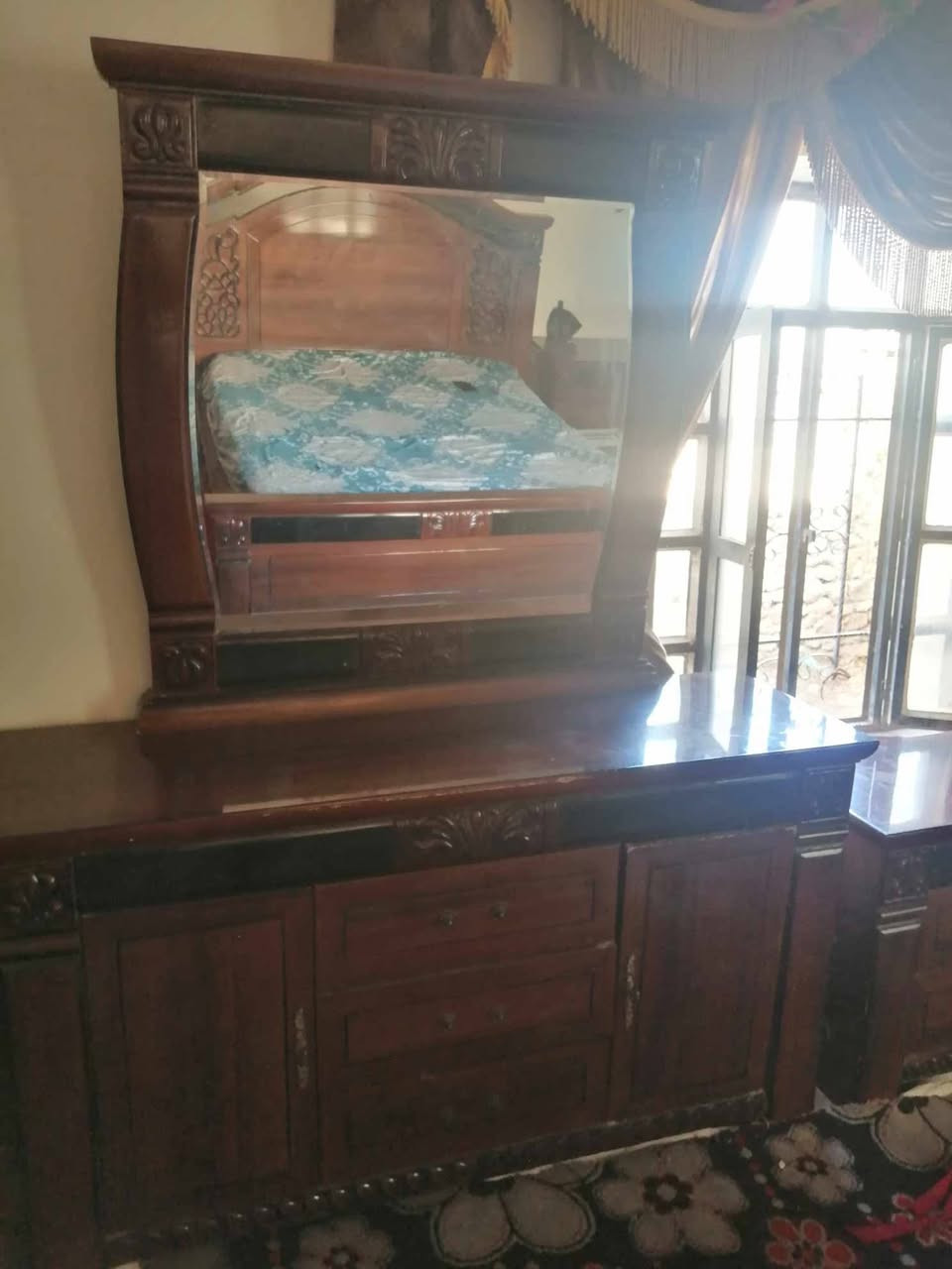 سلام عليكم يوجد لدينا غرفه خشب للبيع السعر 750وبيه مجال
تواصل عل رقم

 ***********
