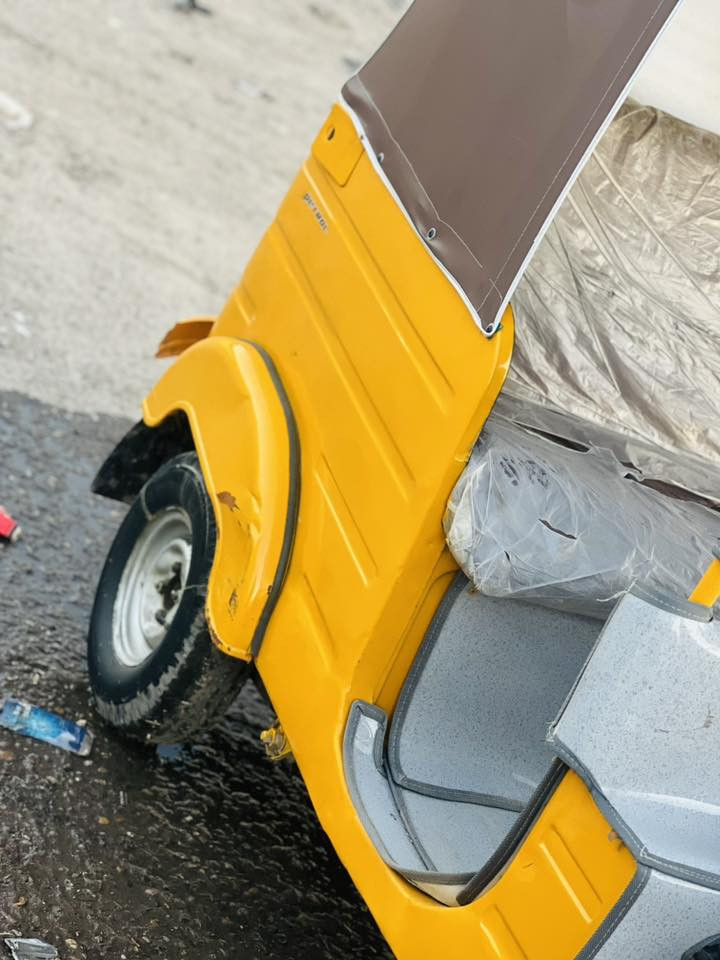 سلام عليكم تكتك للبيع موديل 19 شهر 12 مصبوغه كله مكينه خير من الله لا تنقص ولا تبخر سعره 5000 وبيه مجال مكاني بغداد مدينت صدر رقمي ***********
