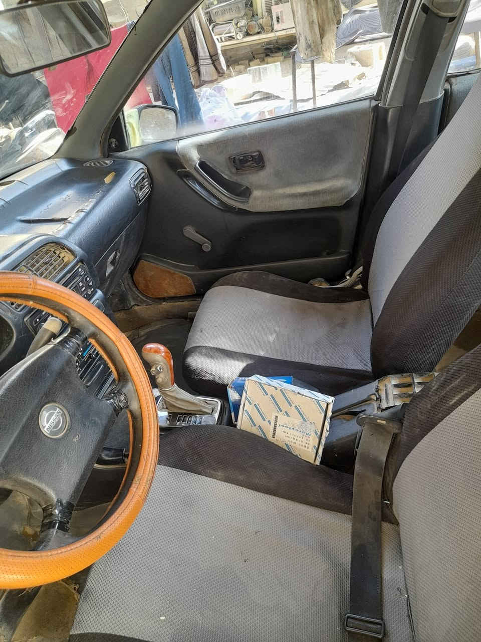 السلام عليكم
نيسان سني موديل ٩١
كير اوتوماتيك محرك قبل شهرين شديته سيارة كابريته سيارة جانت بيها جراد ورشيتها كلير سيارة صدرها جيد جدا تايراتها حيل نظيفات جدد الصدر الخلفي تعبان 
التنته مالتها ما موجودة كهربائيات شغالة تابلايت سكن عالي ناصي 
سيارة باسمي سنوية لغاية ٣١ هزة جديدة سيارة ترايك باي محافظه تعجبك 
سيارة ٢٣ وبيها مجال بسيط جدا 
عنوان بغداد الدورة المهدية الثانيه 
***********//***********
بيهن واتساب
