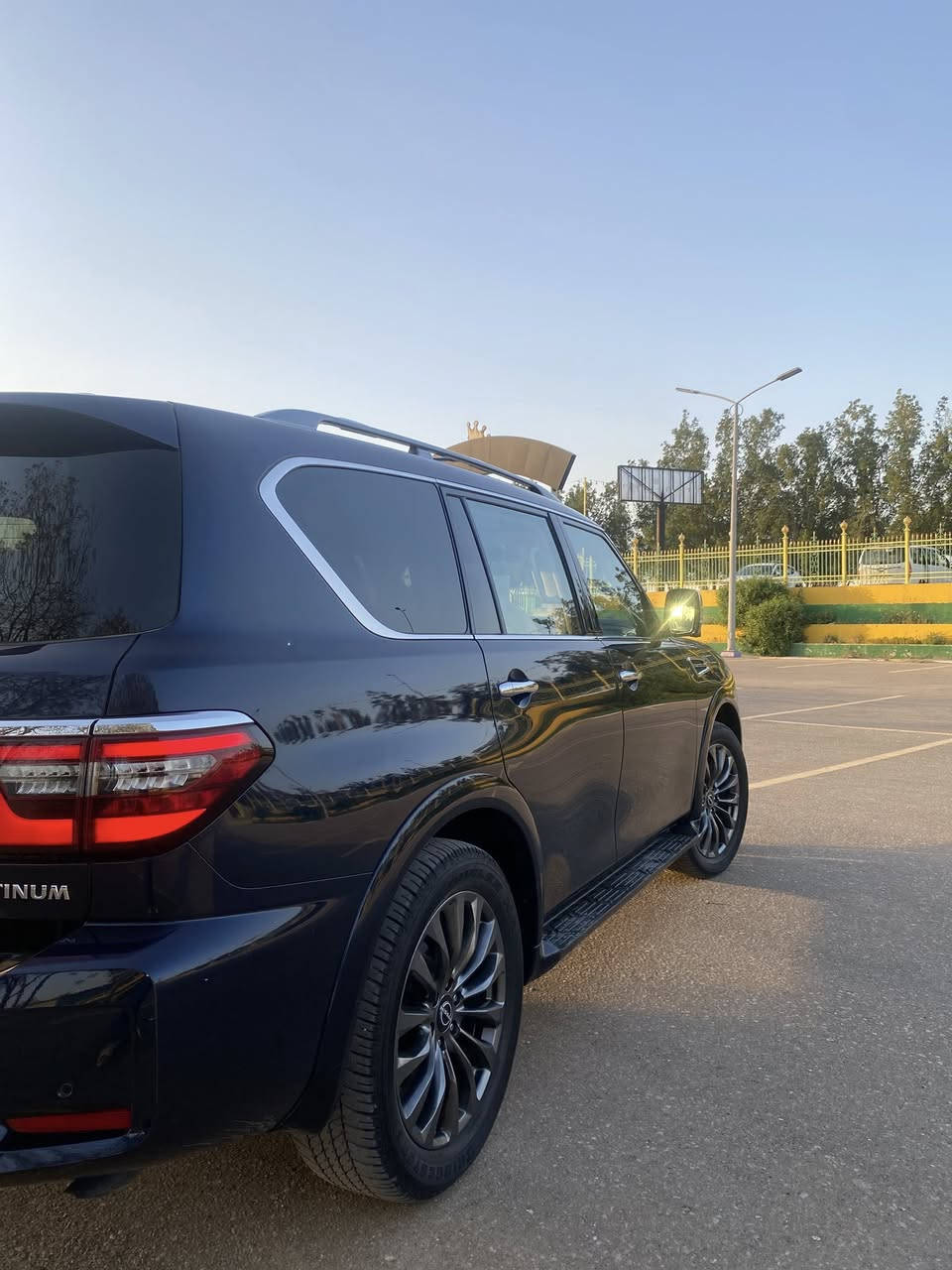 🔥 نيسان أرمادا بلاتينيوم 2024 🔥

✔️ محرك V8
✔️ أعلى فئة (Platinum)
✔️ ماشية 17 ألف فقط

المواصفات:
كاميرات 360
نظام صوت Bose بـ 13 سماعة
فتحة سقف (سلايد)
شاشات خلفية للصف الثاني
مقاعد جلد فاخرة مع التخشيب الفخم

تحكم كهربائي بالمقاعد
تبريد وتدفئة للمقاعد
رادارات ونقطة عمياء
توقف ذاتي (فرملة طوارئ)
جكات أوتو (Power Folding Third Row)
ويل بلاتينيوم 22 إنج
شاشة كبيرة مع Apple CarPlay و Android Auto

السيارة مكفولة من الصبغ والتبديل والشاصي ولغد والكير والمكينة
ملاحظة: صبغ أقل من ربع الدعامة و بارد باب خلفي فقط.
🚗 السيارة جديده ونظيفه جداً .
📍 الموقع: الحلة – مركز المدينة
📄 رقم بغداد باسمي والتحويل بنفس اليوم.
السعر 395 ورقه قابل للتفاوض 
📞 للتواصل: ***********
