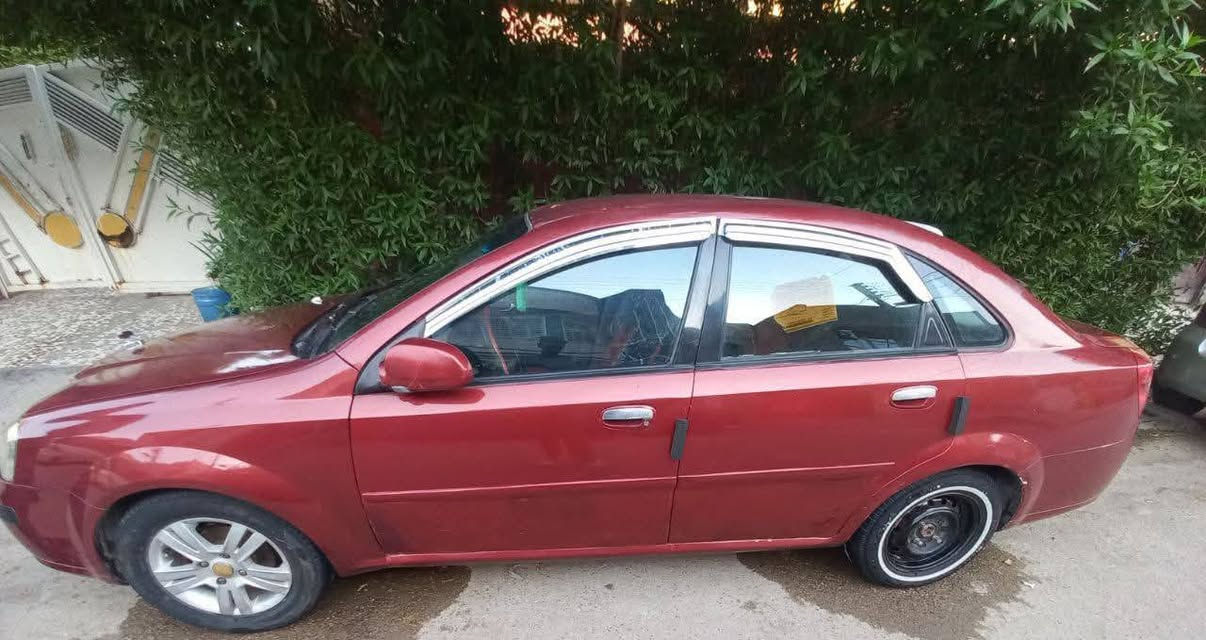 السلام عليكم
اوبترا موديل 2004
سنويه بسمي اني صاحبه 
2028 
رقم إنكليزي..بغداد.
مكان الشعب شارع الصحه 
***********
مكينه حلوه وناعمه ونظيفه 
.كير وتوماتيك نظيف كلش
.مبدل جاملغ الأيسر الي يم سائق ...
مصبوغة حزام...
.
سعر 55 وبيه مجال بسيط
