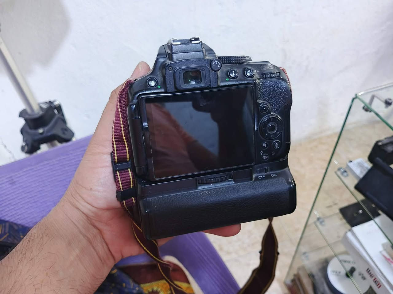 كامره نيكون 5300D وياها عدسه18-55 +كريب +حزام +شاحنه +بطاريه سعرها جدا مناسب


**إذا كنت صاحب هذا الإعلان وتريد حذفه لأي سبب، رجاءا أرسل رسالة إلى الدعم الفني**
