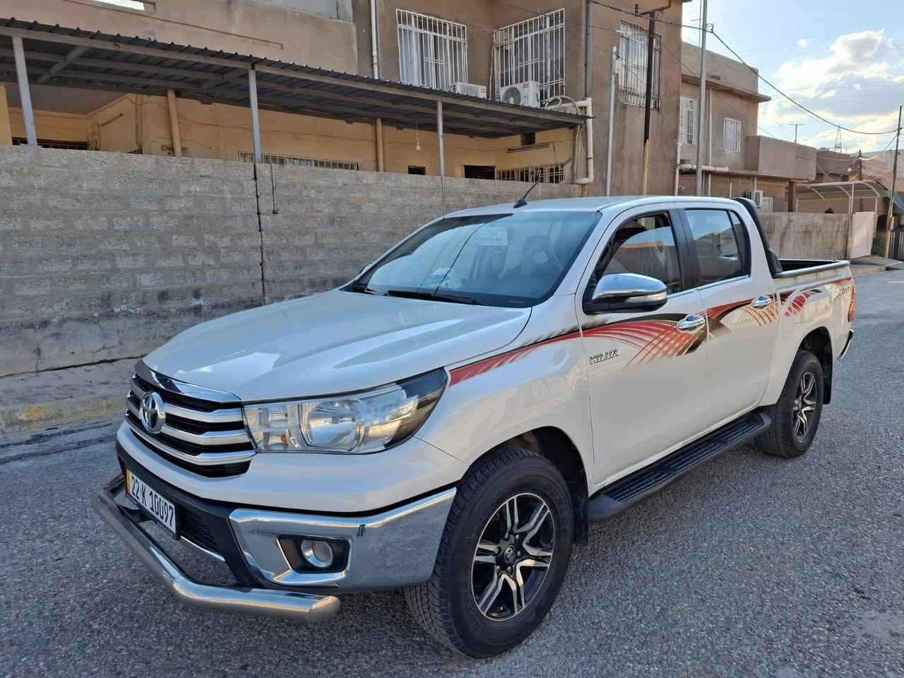 (((بسم الله الرحمن الرحيم)))
سلام عليكم....
 تويتا هايلوكس 2016 كير عادى فوول سيد نهرور بتل   . 
 ***********...
سيارة دينار مصرف مابي
كلشي جديد و كامل ..
سنويه لحد 2029 هزه و ره قم جديد شرط تحويل. رقم دولى 
، كير شرط.گاردن اكسل شرط. صدر لووك . كهربائي كامل شغال  
موصفات . .بتل. شاشه وكاميره .ده عامى نيكل.سلايت .دواخل احمر .ويل كروم. تبريد لمس فوول فوول
طيارات لووك.
 مكينه بدون صرف بيدون بوخار شرط مامفتوح...
***********
***********
سعر  مناسب خابر تدلل...........
..............

 تويتا هايلوكس 2016 كير عادى فوول سيد نهرور بتل
سه ياره كه زور جوان و پاكه مال دوسته.
سه ياره كه دينار مسروفى نيه لووكه...
هه موو گيانى به شرط افروشم ..
سه ياره كه سيد نهرو ى فووله لووك.... كركوك, العراق
