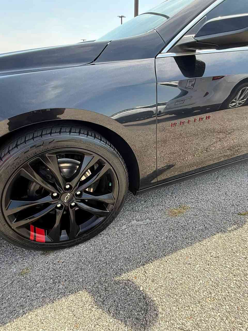 شيفرولية ماليبو موديل 2020
•الضرر : سرقه 4 قطع فقط بدون حادث
•الرقم : نجف حره بأسمي ( تحويل ثاني يوم)
•المواصفات :
▪️السيارة : شيفرولية ماليبو LT لون اسود
▪️المحرك : 1.5L تربو (اربعة سلندر)
▪️العداد : 140 
▪️حجم الويل : ويل كب البرمير حجم 19 
▪️غرفة السيارة:كشنات جلد مشمشي 
▪️شاشة الدشبول حجم كبير (ايباد)
▪️تحكم فول كهرباء لكرسي السائق
▪️بصمات عدد 2 للابواب مع بصمة جنطة وبصمة تشغيل وتشغيل عن بعد 
▪️تبريد قطعتين امامي وخلفي
▪️تدفئة لكراسي المقدمة
▪️سستم صوت
▪️تحكم ستيرن جهتين بلوتوث وحاكية وكروس سرعة وتحكم صوت 
▪️نظام ABS مانع انزلاق
سياره على ايدي مال جناي مو بياع شرهه
شراي خابرني وتدلل مو شراي رجأ لا تكسر بحلال العالم كلشي موجود بلسوك

السعر المطلوب : 117 مع المجال 
الاتصال على : ***********
