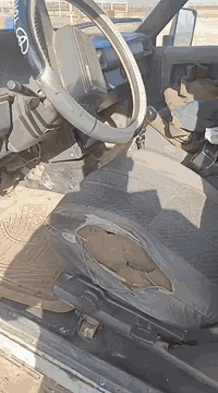 نرنر للبيع بسعر مناسب المكان العلم موديل ٨٩محرك ونجي كيرعادي بلادي تبريد شغال سعرها ٣٣وبيها مجال مال شغل وكراب وبراري  الاتصال ***********
