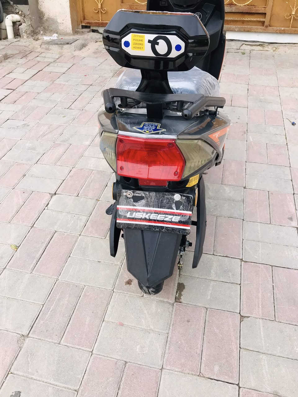 السلام عليكم للبيع دراجه شحن نظيف موديل 2023 السعر 350 وبي مجال 
***********
