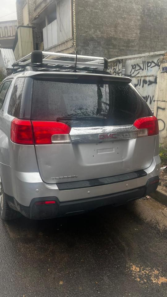 السلام عليكم
جمسي تيران 2013 بيها 3 قطع صبغ 
مكينه 2400 المرغوب
تحكمات ستيرن جهتين و شاشه و كامره و حساسات
كير ومحرك وحداديه جاهزات و السياره مصروف عليها
رقم بغداد تحويل مباشر
السياره رايديها 95 ورقه
مكلف بالنشر
رقم صاحب السياره 
***********
