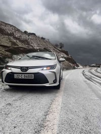 كورلا 2023 بدون فتحه ماشيه 96 الف استخدم شخصي   ونظيف السياره بيها طخا...