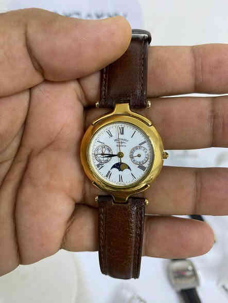 متوفر 40 قطعه كلهم تحف البيع فقط شلع لحد يراسلني على كم قطعه فقط ابيع شلع 40 قطعه المهتم يراسلني واتس أو يتصل ماسنجر مفتوح... ***********
