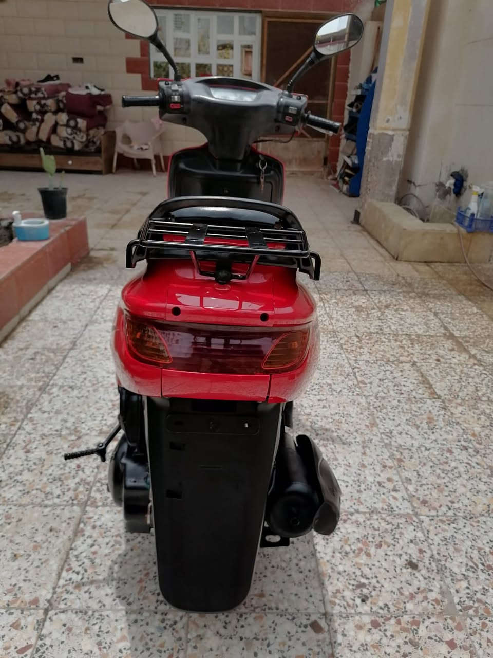 سلام عليكم                                                 
دراجه للبيع نوع فراشه نوع الصنع شركة يامها اليابنيه دراجه جديده صار فتره قليله من اخذتها نضافه جدآ عاليه واستخدام جدآ قليل كلشي شغال بيها محرك ممتاز كهربائيات شغاله كلها كفرات جديده السرعه تقرء في العداد 140 تمشيك اعلى مسافه المعروف بالدراجه ما تحب التصليح واقتصاديه بنفس الوقت                                          العنوان : البصره ياسين خريبط                                   
رقم الهاتف : ***********
