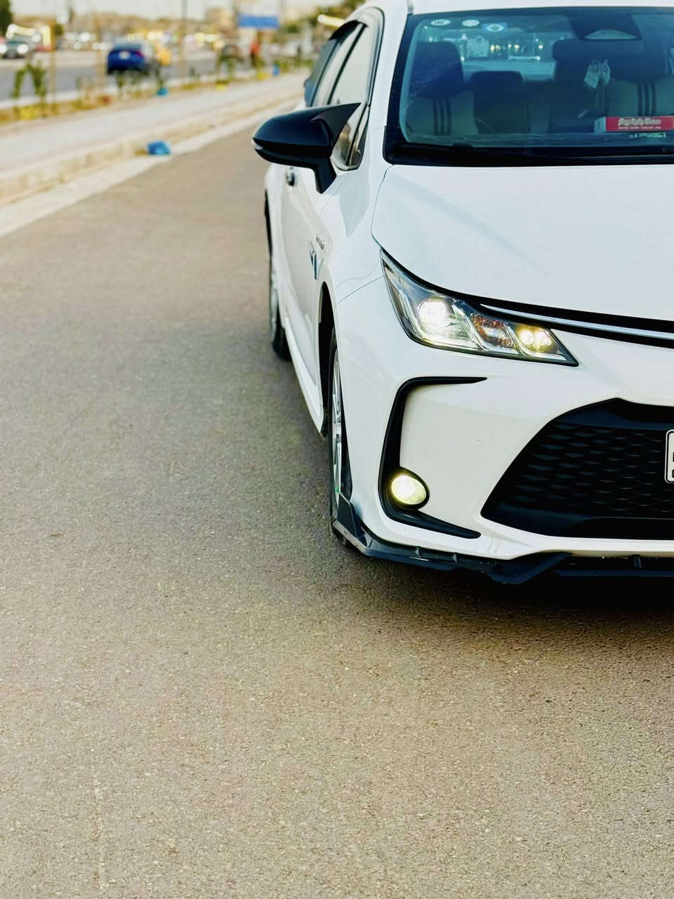 سلام عليكم كورلا 2024 هايبرد ماشيه 33 على وضع وكالة جديده جدا ً. ومصروف عليها هواي كلش مكفوله كفالة عامة من كلشي عدة رصعة  صغير مغلفه عازل ضوضاء وعازل حراري للجام  ومدوشمة ارضية وصندوك جلد اصلي وعليها انارة داخلية تفاعلية مع سماعات وداخل شغل كاربون فايبر  وبعد هواي امور اسف على اطالة بس يشتري علمود يعرف
مواصفات 
🔹بصمة 
🔹اشاير بل مري 
🔹لايت زينون +كشافات زينون 
🔹ماطور لايت (يصعد وينزل )
🔹اوتو لايت عالي
🔹اوتو هولد 
🔹سايد بريك بصمة ذكي 
🔹زر EV  
🔹وضعيات قيادة 
🔹داخل جلد 
🔹دركة خياط 
🔹بك لايت لد +سبايدر 
🔹تبريد ❄️ ثلج  قطعتين 
🔹اكواب حار بارد 
🔹شاشة كار بلي بلوتوث 
🔹عدادات دجتل 
🔹قيادة ذاتية +رادار 
🔹تحذير عند خروج عند مسار +بريك ذاتي عند حاجة 
🔹منافذ طاقة امامية وخلفية 
🔹ويل كب 
مكاني حي جهاد اربع شوارع  
*********** 🔹السعر 147 وبيها مجال مستعجل على بيع
