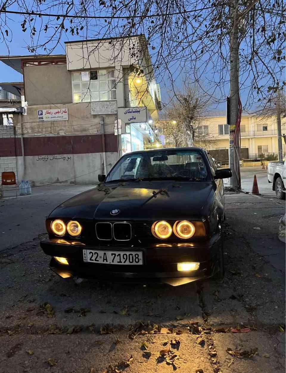 سلام عليكم
اخواني BM للبيع 

مكينه 525 كبس هيكل 20 

موديل 1990 

كير مكينه خير من الله 

اكسل جديد 3.23 يعني مكينه مرتاحه رون انسى 

ABS 

مسويلها ادامه كامله من بلكات مجاول حساس صالنصه دهن الكير فلتر كير نوزلات حتى فلتر مكينه كله جديد فلتر بانزين 

بيها شاشه ودركه جديدات 

راديتر جديد انسى الحماوه 

تبريد شغال ثلج خير من الله 

لايت منظومه زنون ماشاءالله 

ويل مشبك جديد شرط الاصلي 

بيها نواقص شغلات بسيطه شراي ميختلف عليها يتصل عليه وافهمه 

سعرها 62 وبيها مجال للشراي وعليها غرامات مليون و 180ينزل من سعرها واني بالخدمه 

هذا رقمي *********** اتصال 

واتساب
