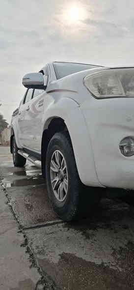 سلام عليكم..للبيع هايلوكسس .موديل ٢٠١٤ سعودي.  مكفولةة كفاله عامة.تخم تاير. دبل حساس امامي خلفي .شاشه اندوريد .سياره جديده /السعر 240$ وبيها مجال للشراي لاستفسار.‎0771 335 0875
