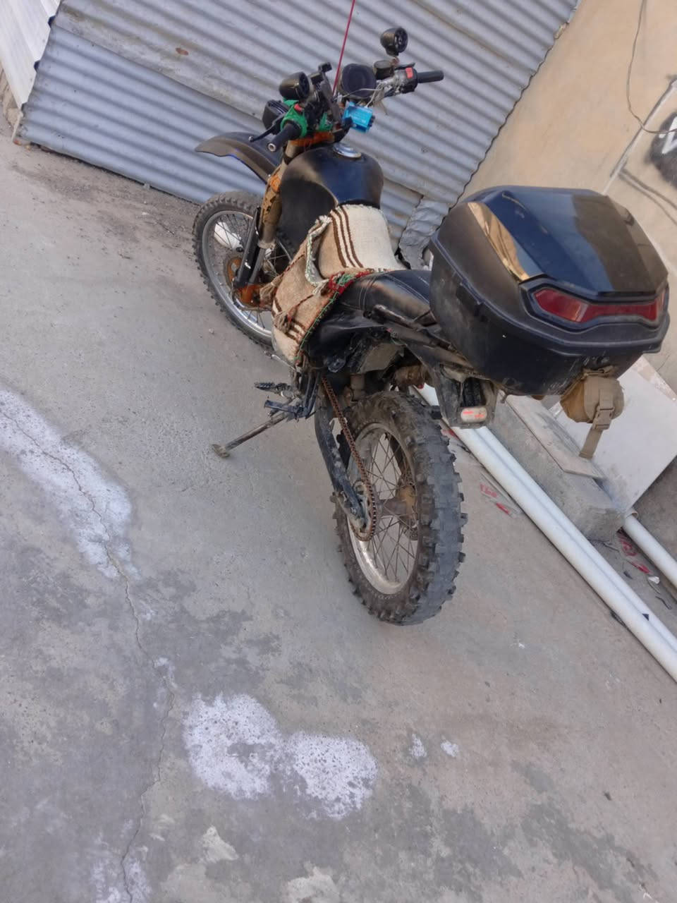 سلام عليكم دراجات قفاز للبيع موديل 21 لا تبخير ولا تنقيص نشاط فول سعر 300بيه مجال مكان بلدروز أما عسكر ***********
