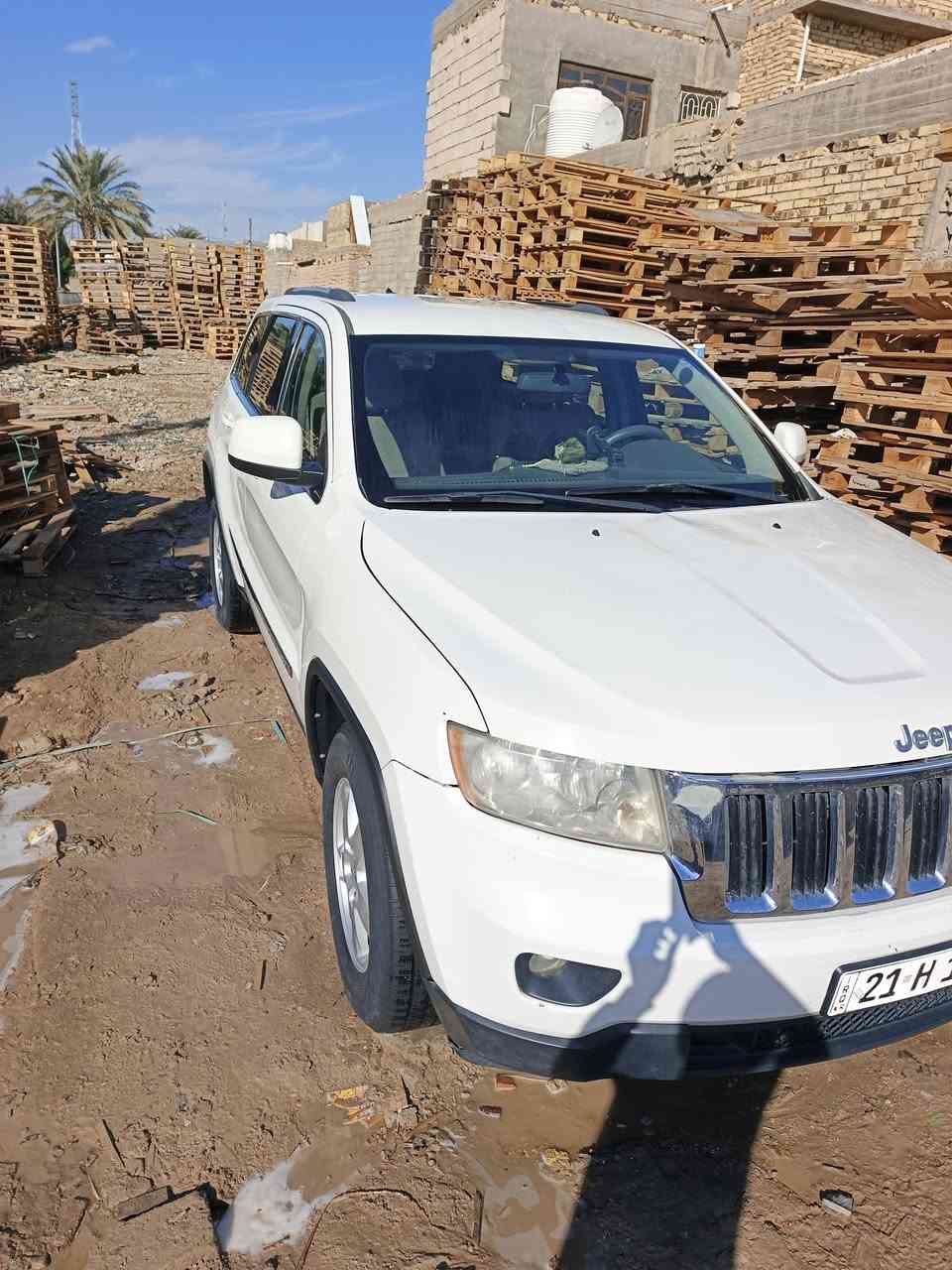 السلام عليكم جيب شيروكي 2011  السياره نضيفه بمعنه الكلمه رقم سليمانيه انكليزي بسمي 3600 فول عده الفتحه السعر 160 وبيها مجال قليل صور السونار موجود مكاني بابل رقم الهاتف ***********
