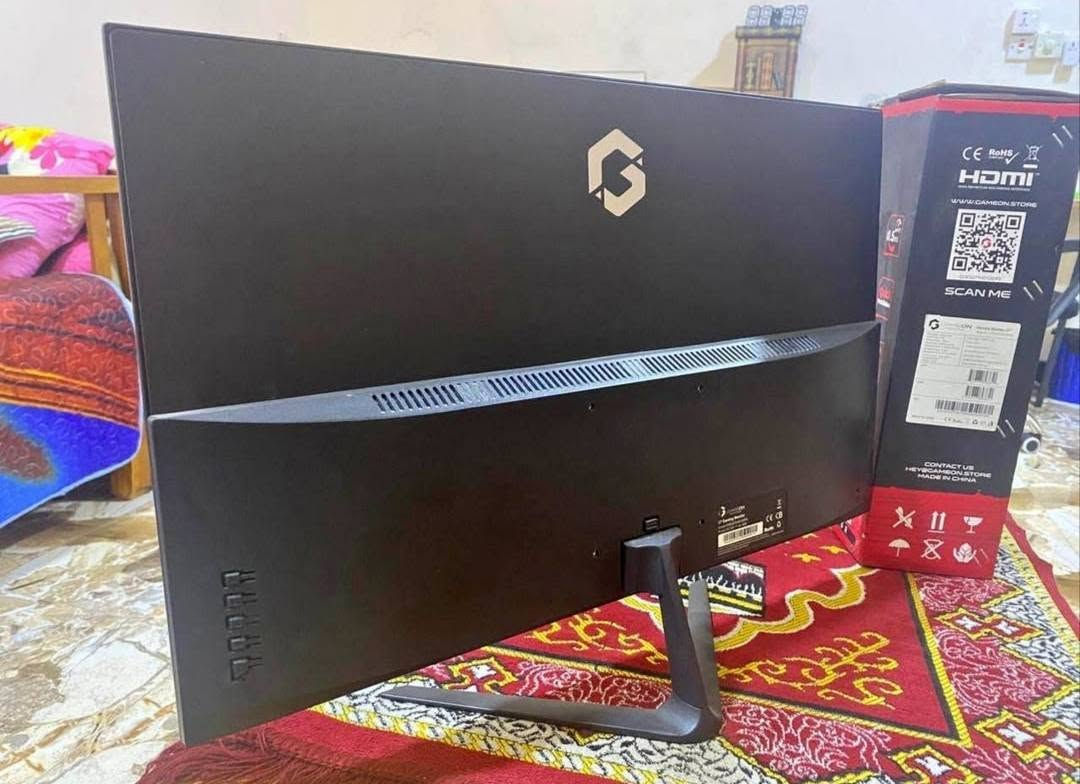 شاشة GAMEON Essential Series FHDبحجم 27 بوصة استخدام نظيف جداً (أخت الجديدة) ومع كامل ملحقاتها كارتونها موجود الشاشة غنية عن التعريف ومثالية للـ PC أو ألعاب الكونسول (تحديث مثالي للـ PS5).

​💡 أهم المواصفات المذكورة ع العلبة:
​الحجم: 27 بوصة  (فلات بـ حواف رفيعة ومظهر خورافي).
​نوع اللوحة: Fast IPS (ألوان حقيقية وزوايا رؤية ممتازة تفيدك باللعب والمونتاج).

​معدل التحديث: 120Hz لـ سلاسة تامة باللعب وسرعة الحركة.

​زمن الاستجابة: سرعة خارقة تصل لـ 0.5ms (MPRT) يعني صفر تغبيش أو تأخير (No Ghosting).

​المنافذ: تدعم HDMI 2.1 وسبيكرات داخلية مدمجة.
​التقنيات: تدعم FreeSync لمنع تقطع الصورة.

​🔹 الحالة: مستخدمة استخدام خفيف، نظيفة جداً وخالية من أي عيوب أو شخوط، والكرتونة بكامل أغراضها سعر 175


**إذا كنت صاحب هذا الإعلان وتريد حذفه لأي سبب، رجاءا أرسل رسالة إلى الدعم الفني**