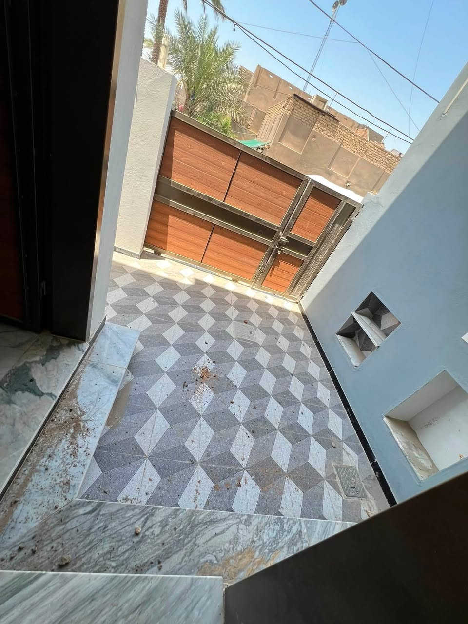 🏗️🧱دار #زيـــــــــرو للبيــــــــــع 
فـٓــــي حـــــــي الامـــــــام قــــــرب شـــــــارع الضغـــــــط
تبليــٰـــــط ومجــــــاري 
_________________
المساحــــــة // 150م #طابــــو #مــــلك #صــــرف 
الواجهــــــــــة // 7.5م 
النــــــــــــــــزال // 20م
_________________

🏗️🧱#الطابـــــــــــــق #الأرضـــــــــــي
غرفـــــــــــة وصالــــــــــة وهـــــــــــول ومطبـــــــخ ومجمــــــــع صحيــــــــــات خارجـــــــــــي وداخلــــــــــــي ...
🏗️🧱#الطابــــــــــــــق #الثانـــــــــــــي
غرفتيــــــــــن وهــــــــــول ومجـمــــــــع صحيــــــــات ...

______________💲
للأستفســـــــار عــــــن السعــــــــر يرجـــــــىٰ تـــــــرگ تعليـــــق (السعـــــــــر) #وسيتــــــم #الـــــرد #خــــاص
______________💲 

#مكتـــــــــب
               🏘️أمــــــــلاك بابــــــــل للعقـــــــار🏘️
#الكائـــــــــن
   شارع_الكرامة_قرب_الضريبة_مقابل_التخطيط_العمراني
        ***********📞☎️📞***********
_____________________________________________
