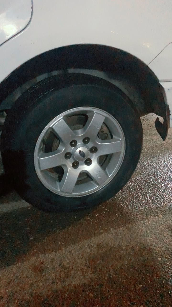 صلي عل نبي 
السلام عليكم 
فورد اكسبدشن 
موديل ٢٠٠٥ 
دولي صلاح الدين بسمي هزه جاهزه 
جديده السياره 
تخم تاير 
كهربائيات كله شغاله 
رقم مميز 
سياره مناقصه شي 
مكاني تكريت 
رقمي ***********
مراوس او بيع 
السعر ٦٠ وبيه مجال
