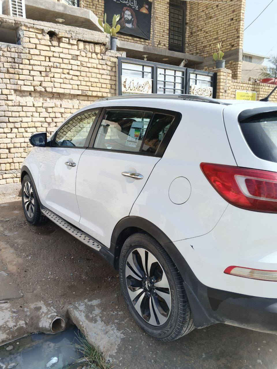 سبورتج للبيع فول مواصفات موديل 2012 بيه خمس قطع صبغ والمكينه مفتوحة سونار موجود  ***********
