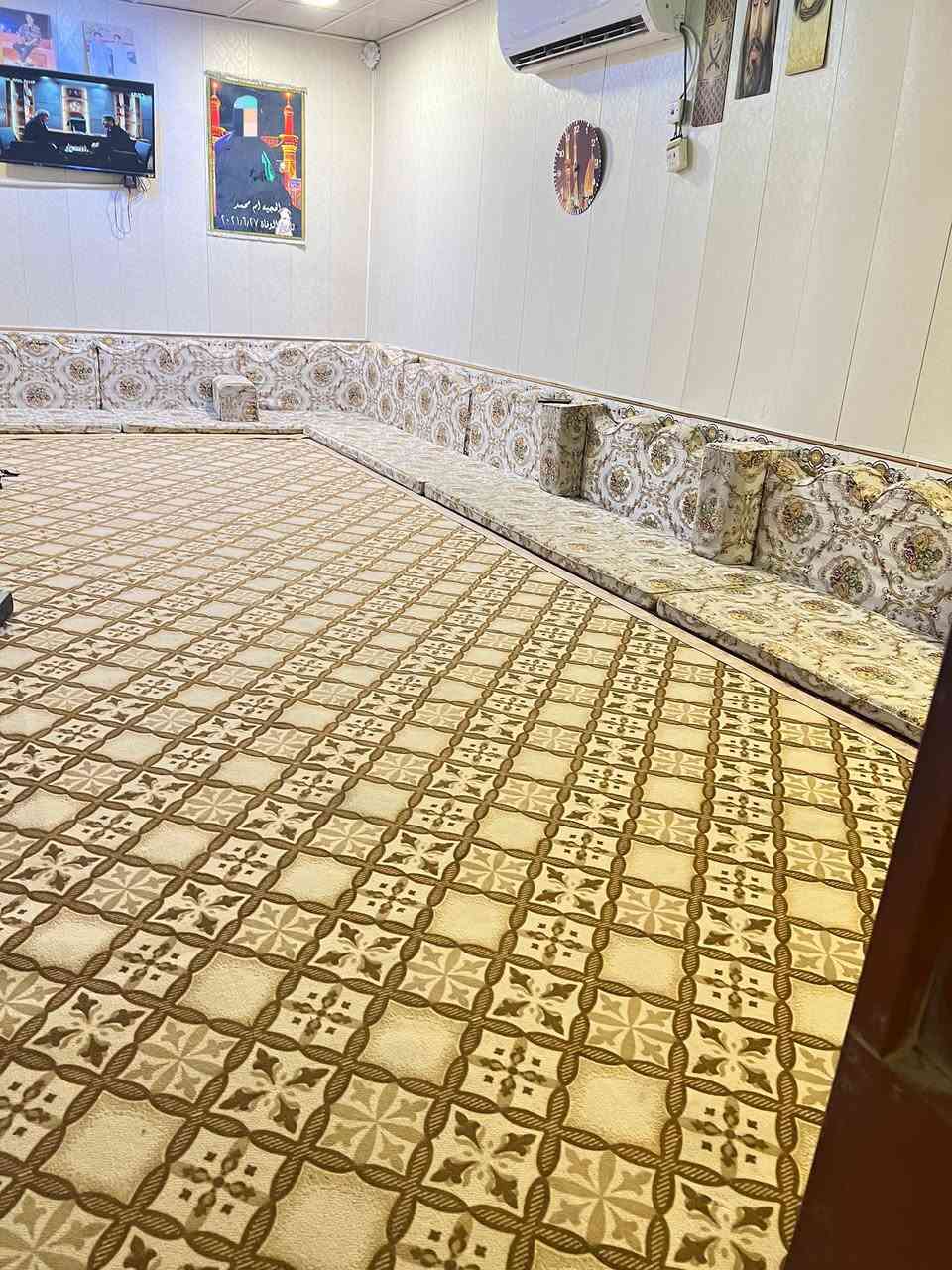 السلام عليكم بيت تجاوز لبيع مساحه 180 غرفه وصاله ومطبخ ناصريه حي التضحيه ***********
