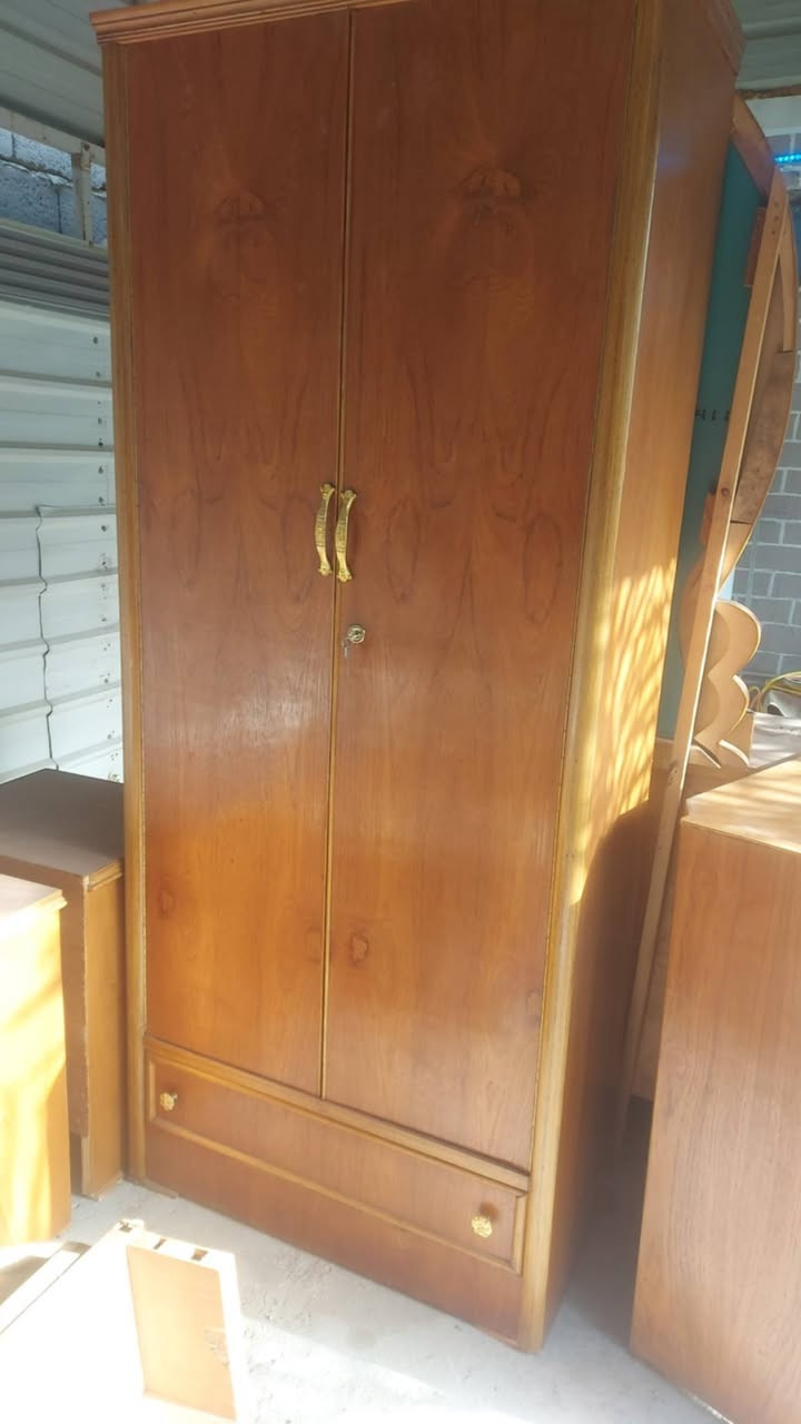 السلام عليكم 
غرفة صاج
جرباية وكومديات مالتها كاملة وميز مراية وزاوية كلش نظيفات 
السعر 250 
العنوان/بغداد التاجي مجمع المصابيح


**إذا كنت صاحب هذا الإعلان وتريد حذفه لأي سبب، رجاءا أرسل رسالة إلى الدعم الفني**