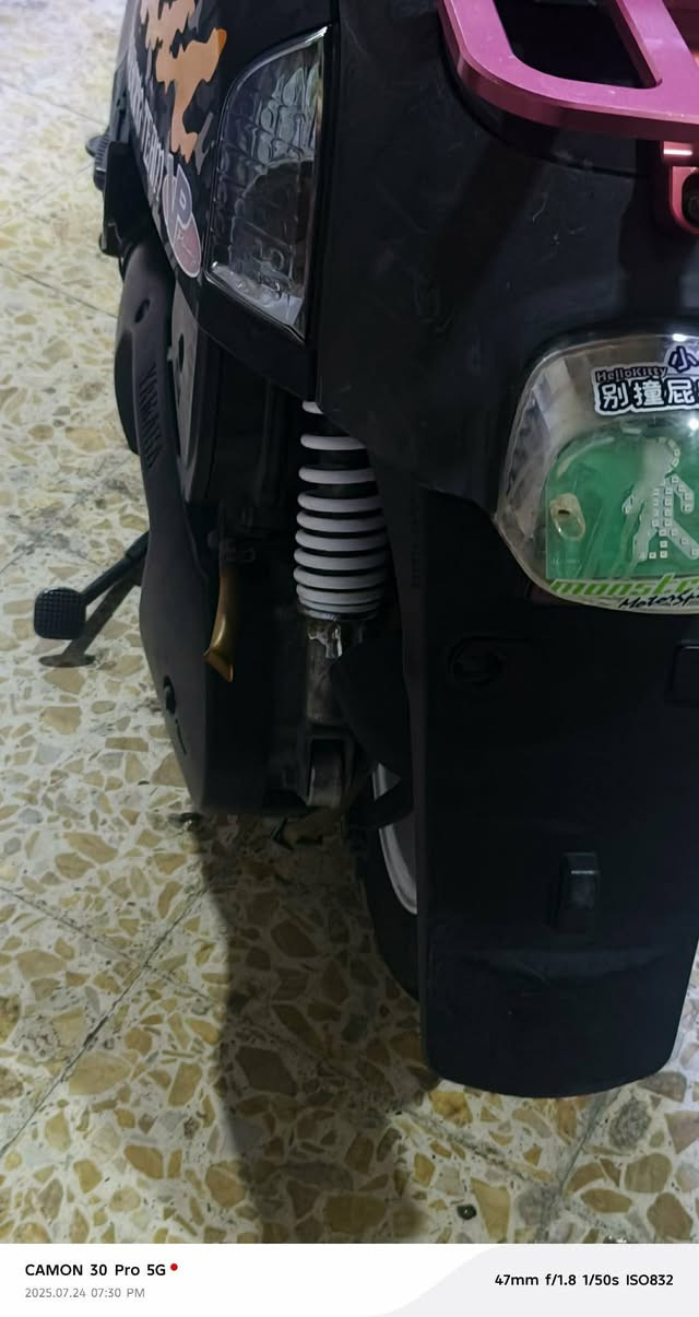 بوليسي نوزل مامفتوحه 
بيه تزويد 
دبلات ارجي إس 
لون أحمر موشمه للجماليه
الرقم ***********
