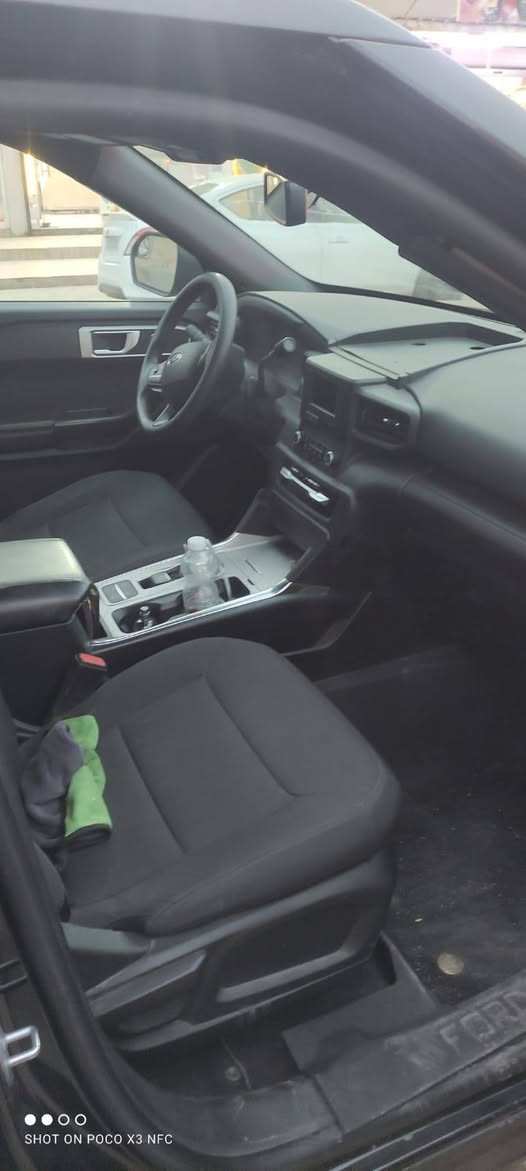 السلام  عليكم ورحمة الله وبركاته
‏‎‏‎       ——— لـلـبـيع  ———

‏‎‏‎فورد اكسبلورر       بوليسي  —  Ford Explorer

‏‎‏‎وراد أمريكي.     —  بدون ايرباك 

‏‎‏‎الموديل           — 2022

فئة.                 —  /4WD 

حجم المكينه   — V6/3300

‏‎‏‎اللون               — اسود   

‏‎‏‎المسافه المقطوعه — 60    ألف ميل  قابل للزياده 

‏‎‏‎حاله السياره. — الضرر  فقط تبديل باب الصندوگ اب بلادي

‏‎‏‎المواصفات 
‏‎‏‎-كشنات جلد عدا كشن السائق والسكن
‏‎‏‎حساسات خلفيه 
‏‎-دبل اكسل  
‏‎-هندبريك بصمه 
‏‎-كشنات 7 راكب  ( متصل )
‏‎‏‎-كرسي السائق  كهربائي
‏‎‏‎-كامره خلفيه   
‏‎‏‎باقي المواصفات المعروفه
‏‎‏‎رقم السياره    —  سليمانيه سنويه جديده  وهزه  جديده  
السعر 195 قابل للتفاوض
‏‎‏‎موقع  السياره —  كركوك
*********** كركوك, العراق
