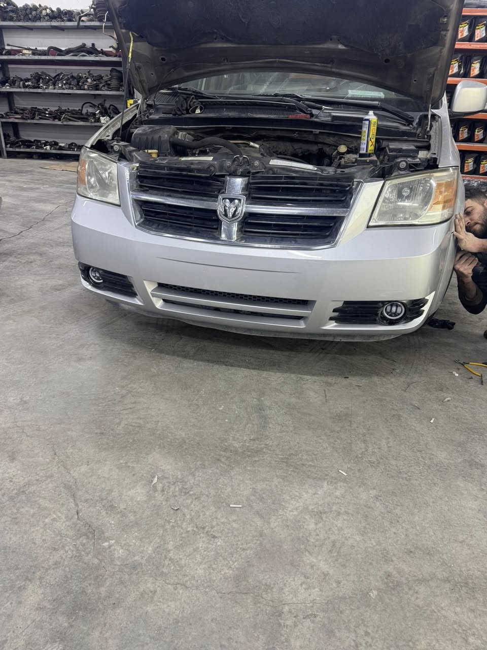 تشرفنا  بزيارته أخونا الطيب  حسين الخفاجي  إلى مركزنا
مركز الوافي لصيانة السيارات الأمريكية 🌟

نحمد الله ونشكره على سلامته بعد تعرضه لحادث دراجة،
ألف الحمد لله على السلامة 🤲

🔩 تم إجراء الأعمال التالية للسيارة:
 • تبديل الدعامية
 • تصليح الباب السلايد
 • تركيب زوج بروجكتر LED
 • تركيب إشارة LED برتقالية
 • ترتيب كامل تفاصيل السيارة

 • صبغ الدعامية بالفرن الحراري 

✔️ عمل متقن
✔️ دقة في التفاصيل
✔️ أمان وضمان

كل هذا وأكثر تجدوه في
#الوافي_لصيانة_السيارات_الأمريكية

📍 العناوين:
 • بغداد – حي الجامعة – نفق الشرطة باتجاه العامرية
 • الفرع الرئيسي: بغداد – سريع الغزالية – أبو غريب – قرب سيطرة السونار والتبادل

📞 أرقام التواصل (أوقات الدوام فقط):
0771 771 9311
0780 716 3810

ثقتكم وسام نعتز
