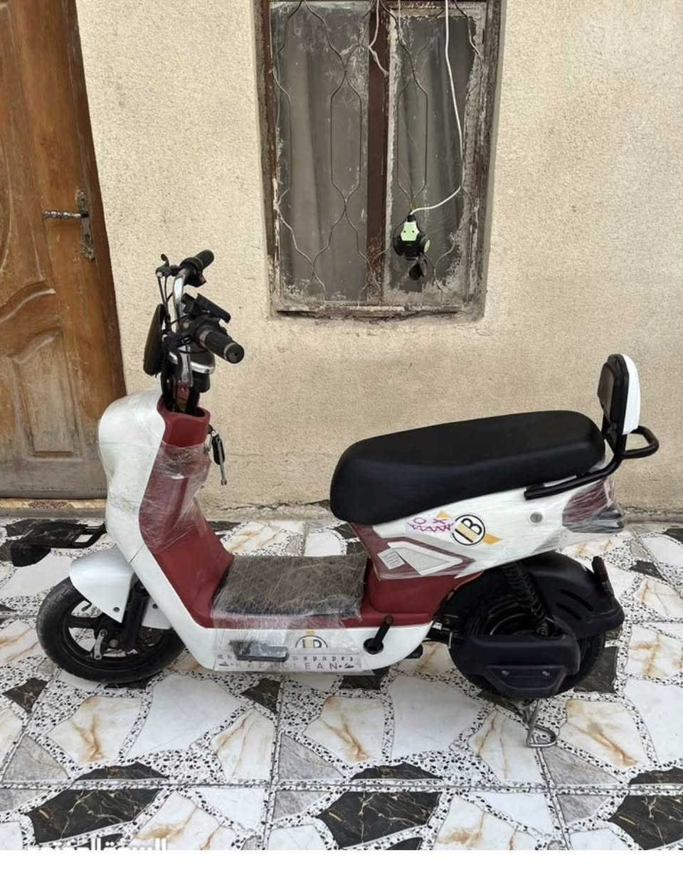 إسلام واعليك دراجة شحن حجم اربعطعش في البصرة نوع بي اي الدراجة على أيدي اروح بيهاللمدرسة ورجع الدراجة نضيفة الدراجة بطارياتها 4 صغار صارلي أربع اشهر من جايبها مكاني بصرة حيانية حي  لأصدقاء السعر 300 وبيها مجال خير من اللة وهذا رقمي ***********
