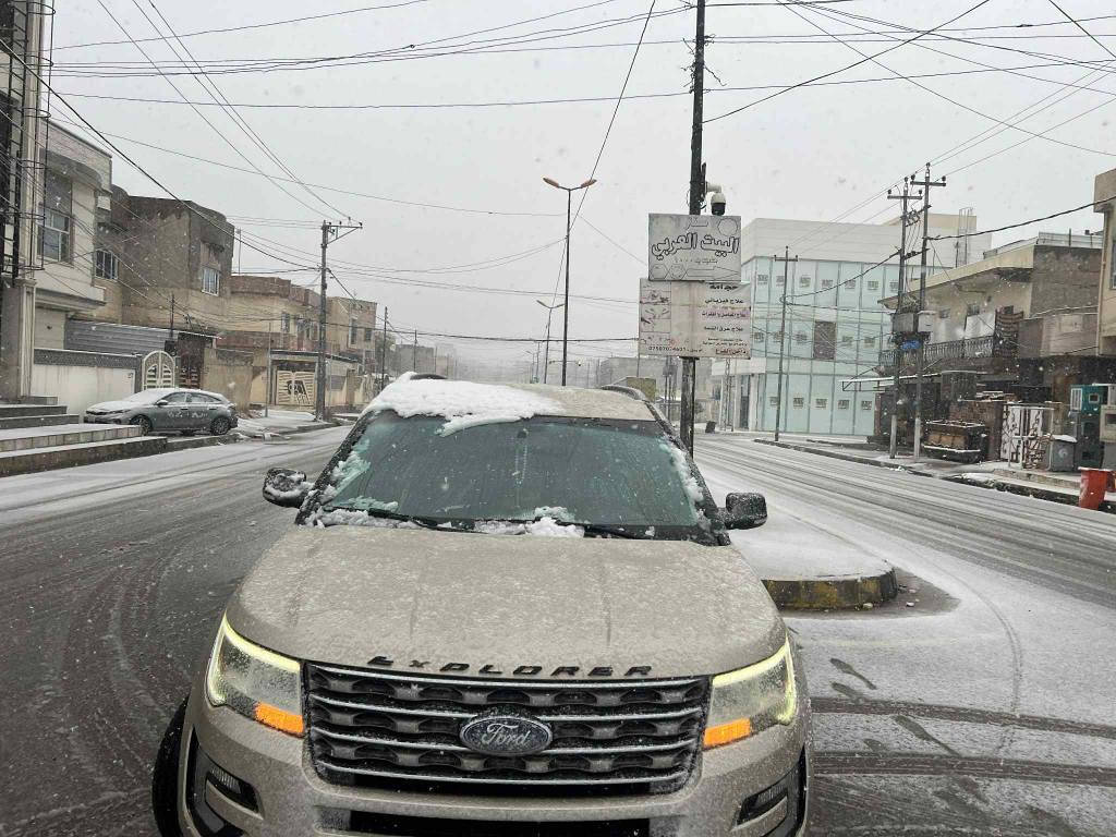 فورد اكسبلور موديل ٢٠١٧ لون كولد موصفات XLT فول ماعده البنرامه رقم ادهوك الجديد مكانها موصل *********** ضرر حفيف جاملغ خلفي وباب خلفي موصل, نينوى
