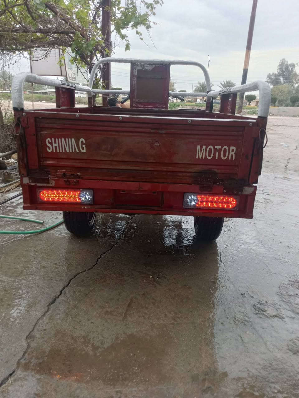 سلام عليكم شباب ستوته للبيع موديل 15وراق اصولي مكفولة كفاله عامه تعمير كله جديد نكره سلفه مناقصه شي  السعر مليون وميتين وبيه مجال الشراي يتصل وبيه خير ويدلل العنوان طوريج وهذا رقمي للتواصل ***********
