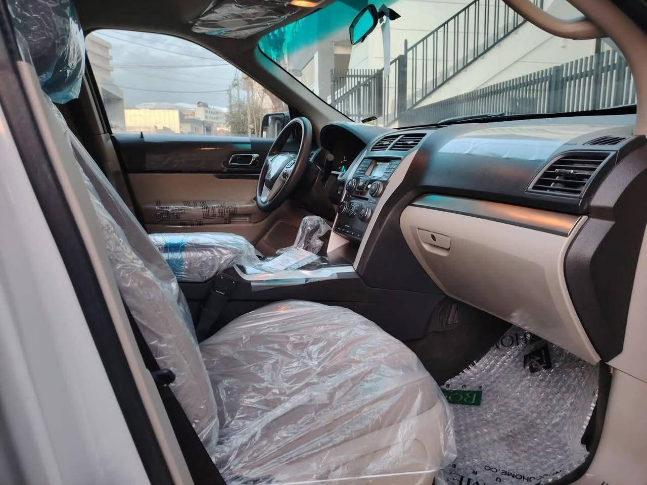 .                               بِسْمِ اللهِ الرَّحْمَنِ الرَّحِيْم
فۆرد ئێکسپلورا : مۆدێل 2014

سپی شەریکەی نیڤایە یەک دەستە لە شەریکەوە 79 هەزار ڕۆیشتووە بەفری بۆیاغی نیە دەعامی بۆ دەعامی بەشەرت ڕسمی سۆنەرەکەی دانراوە مواسەفات ، گێڕ ئۆتۆماتیک ، تەبرید مەرکەزی ، سێ ڕیز کوشن ، تەحدید سورعە ، دژە خلیسک ، زینۆن ، نمونەیە لە جوانی 250 مەسرەف و یەک وەرەقە بشکێنە گێڕ و مەکینە و تەبرید و بەناوکردن و غرامە هەمووی بە شەرت 

☎️ ***********
