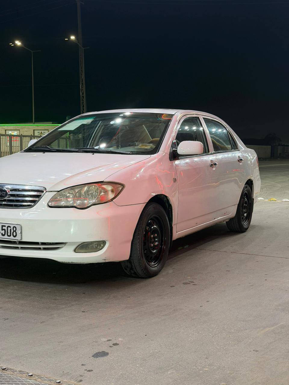 السلام عليكم
للبيع BYD F3
المديل 2013
كير اوتوماتيك 
باقي المواصفات معروفة
بدون صبغ ولا ضربة ع وضع الشركة فقط هلال واحد 
كير ومحرك جدد
السعر 63 وبيها مجال بسيط 
غير متواجد ع الخاص 
التواصل ع الرقم ***********
