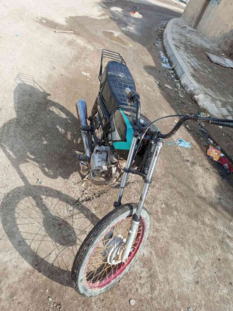 دراجه ايران  مكينه نامه نضيفه  سعر  275وبيه مجال مكان بصره معقل  ***********
