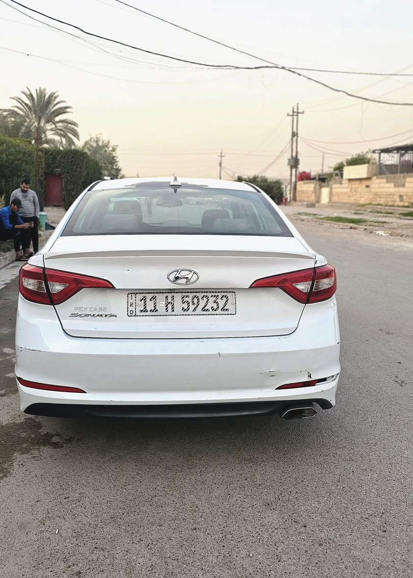 السلام عليكم هونداي سوناتا 2016  اللون ابيض وارد امريكي حادثهة الجاملغ الامامي الايسر طخة خفيفة فقط ماشية ١٠٠ الف رقم بغداد انكليزي بأسمي محرك 2400  gdi  انظمة قيادة سبورت وايكو كامرا دوارة تخم تاير دنلوب ياباني اصلي السعر ١٣٢ وبيهة مجال للاتصال ***********
