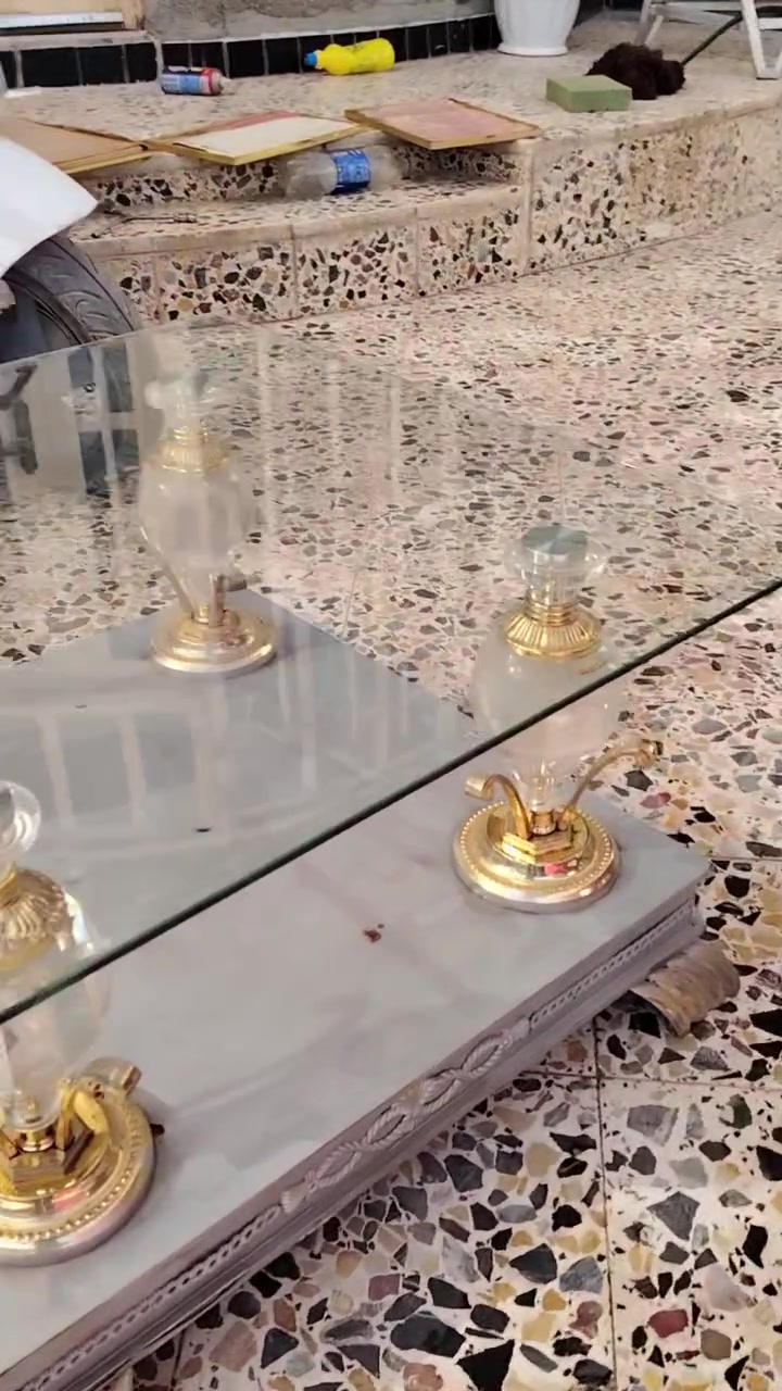 سلام عليكم للبيع غراض العنوان ديالى تقاطع السادة الهاتف ***********
