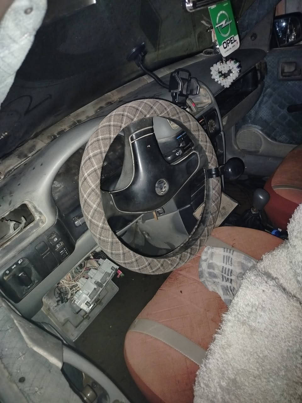 🚗 للبيع أوبل فكترا محرك 2.0
السيارة بحالة جيدة
محرك 2000 سي سي
بيها خلل كهربائي بسيط فقط
المحرك والجير جيدين
السعر قابل للتفاوض للجادين 15 ورقه***********
