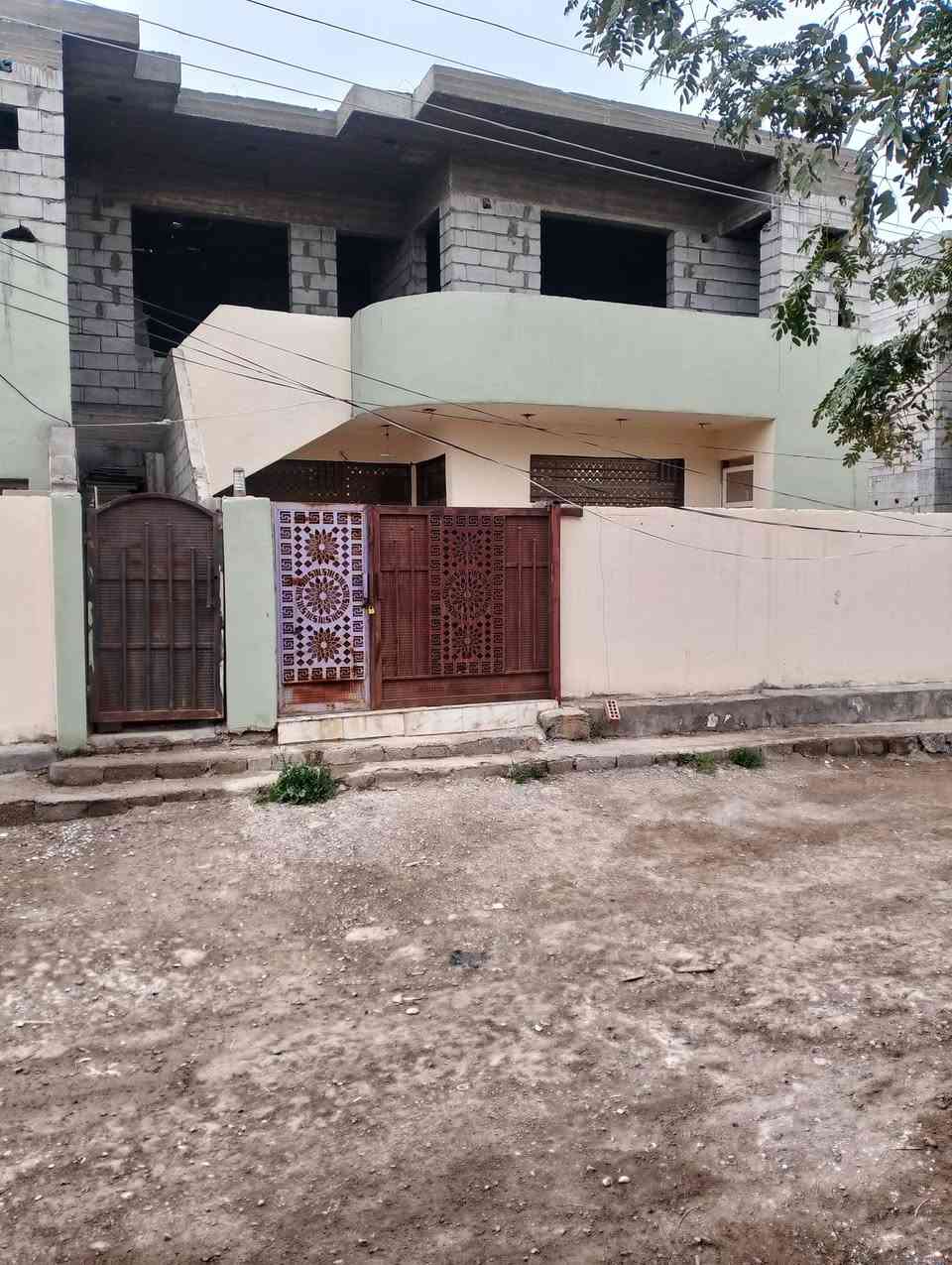 بيت للبيع طابو بسمي في بعقوبة شمالي باب درب سعر 110بيه مجال المساحه 125لستفسار هذا رقم ***********
