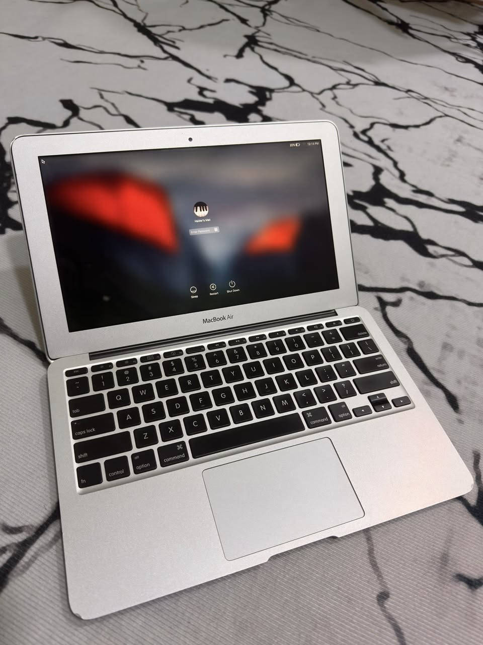 للبيع ماك بوك اير MacBook Air بحالة ممتازة
الموديل: MacBook Air 13-inch

سنة الصنع: 2010

النظام: macOS High Sierra

المعالج: Intel Core 2 Duo 1.4GHz

كرت الشاشة: NVIDIA GeForce 320M

الرام: 2GB DDR3

الجهاز نظيف جداً ومرتب

بطارية تعمل بكفاءة

استخدام خفيف ومحافظ عليه

مناسب للتصفح

مشاهدة الأفلام واليوتيوب

برامج الأوفيس والدراسة

استخدام يومي خفيف

الجهاز شكله أنيق وخفيف الوزن وسهل الحمل

شغال بدون مشاكل وجاهز للاستخدام مباشرة

السعر 110 الف موجود الشاحن الاصلي
بغداد الجديدة ***********
