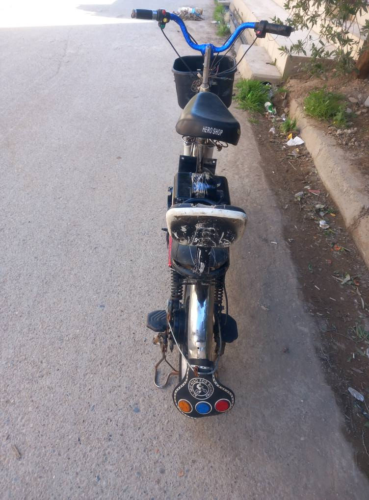 دراجه شحن نظيفه شغالة بطاريات جدد دراجة نظيفه بس نقصها شاشة سعر ١٢٠  بعقوبه المفرق *********** بعقوبة, ديالى
