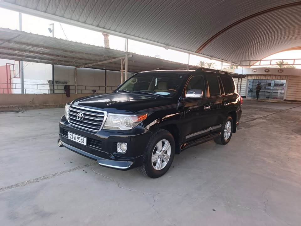 تحيه طيبه السلام عليكم
الاندكروز 2014بريم اصل 

فول مواصفات 

 وضع الشركة 

كشنات جلد 

شاشه كامره

حساسات 

فتحه سقف 

كرسي كهرباء 

محرك 6 سلندر شرط ممفتوح 

صاج 

تبريد 3 قطع 

وضع الشركة 

السعر ثلاث شدادوربع يعني 3 شدات 25ورقه

اي استفسار ‭***********‬
