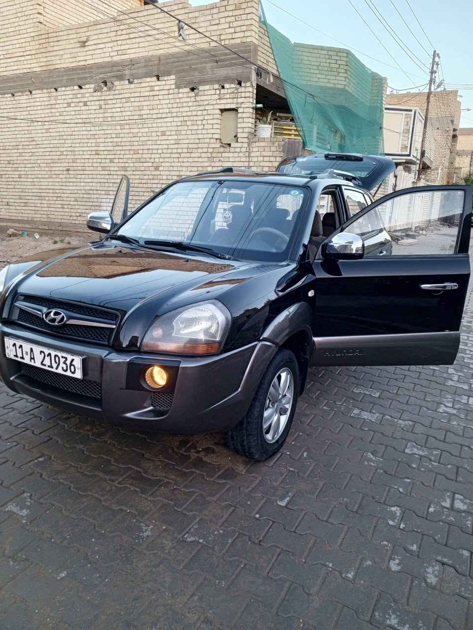 توسان 2009 سياره فقط الجاملغ الايمن صبغ والباقي كفاله تبريد حداديه جديده تبريد ثلج تخم تاير رقم انكليزي بأسمي السعر 109 وبيه مجال حك الجيه رقم الهاتف ***********
