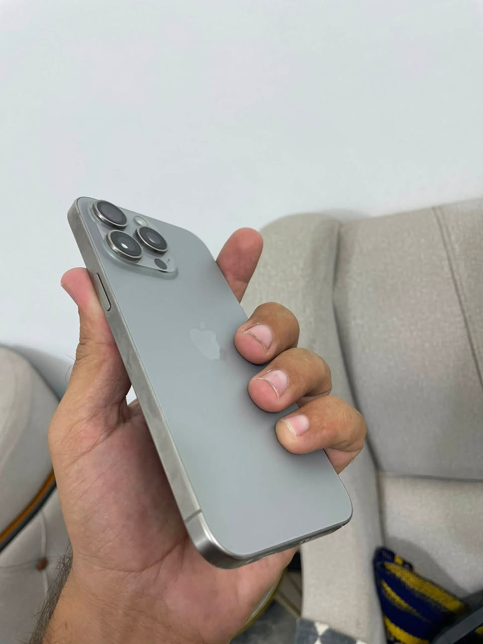 للبيع ايفون 15 برو ماكس نضافه 💯  غراضه كارتونه وكيبل بطاريه 88 مكاني بعقوبه حي المعلمين سعره مليون و75 وبي مجال

***********

