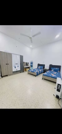 غرفه شبابيه كلش نظيفه استعمال اقل الاربعه أشهر ٠٧٨٣١٠٣٠٩٩٣