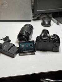 📸 كاميرا Nikon D5300 – دقة 24.2 ميجابكسل (صور عالية الوضوح) مستشعر APS...