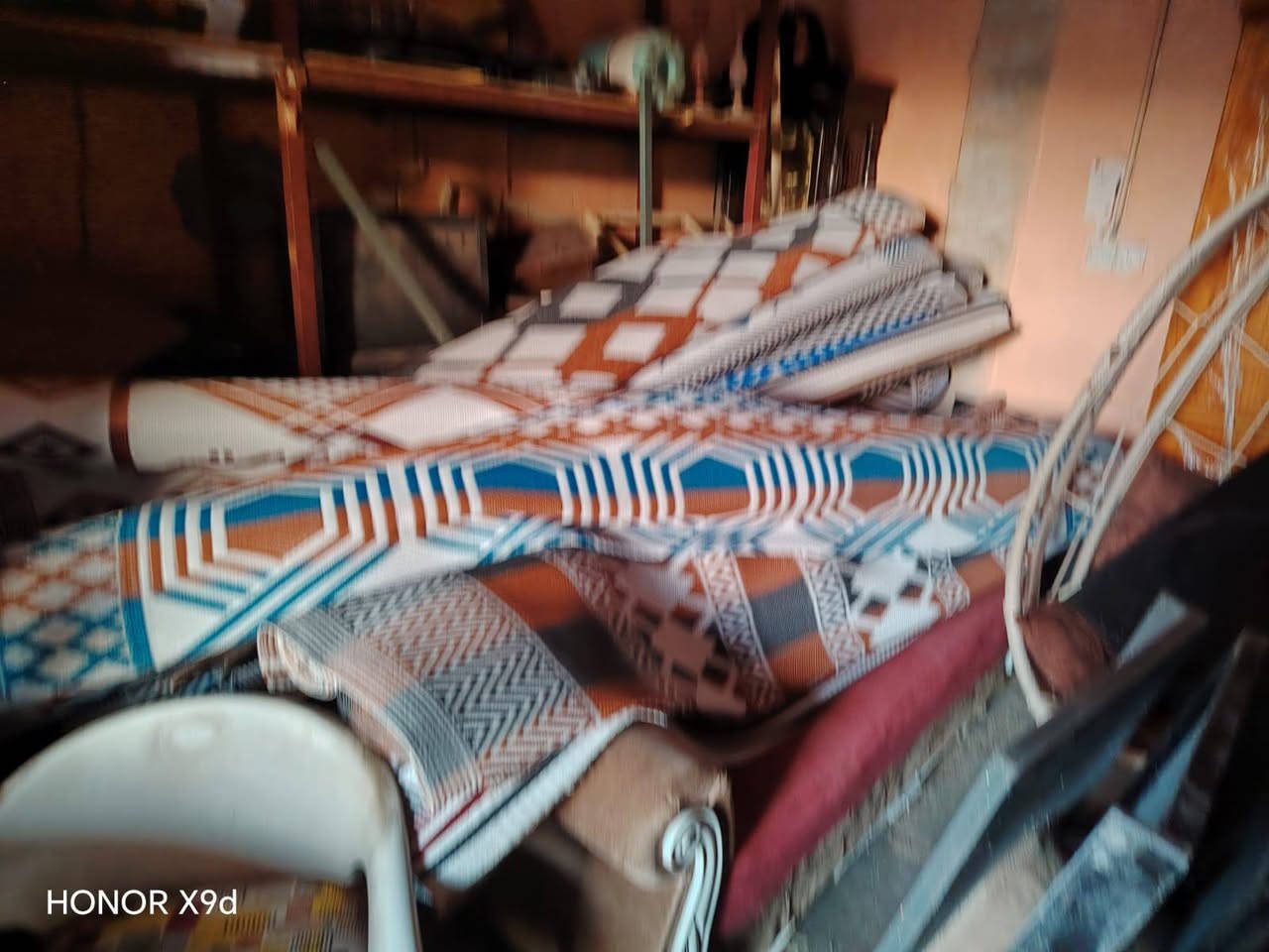 عدد 14 حصير جديد عرض 3 في 4 لأخ 3 في 5 نوع فيزون تركي اصلي للبيع جديد كلهن بسعر 325الف  تصال ع رقم *********** بالخضر ،،
