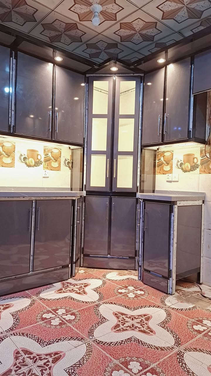 بسم الله 
تم تنصيب #مطبخ #المنيوم بالكامل مع سطح #كوارتز 😍
مع اناره داخليه واسفل الملحق 
الالوان حسب ذوق الزبون ولمساتنه الهندسيه 😍
مقطع ثقيل وبليت ثقيل عمل درجه اولى 
حي المعلمين الاولى مقابل مجموعة الطيف 
حسين علي 
***********
@أبرز المعجبين
